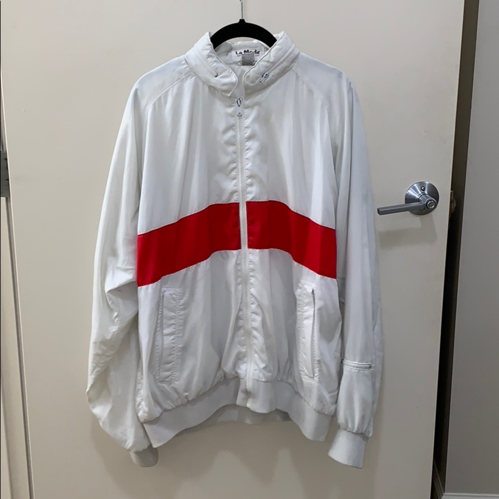 White wind breaker